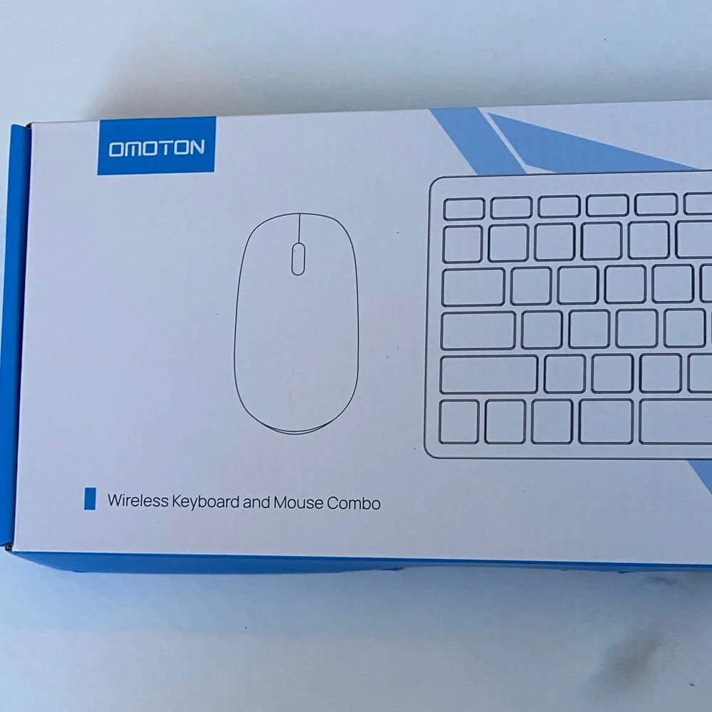 OMOTON Wireless Keyboard and Mouse Set - White